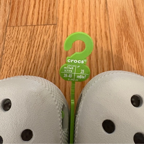 Crocs Classic Clog in Atmosphere - Picture 9 of 11